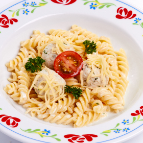 Макароны с мясными фрикадельками