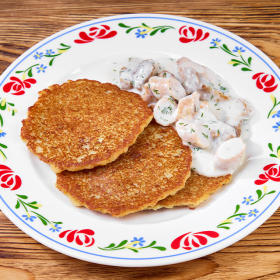 Драники с мачанкой